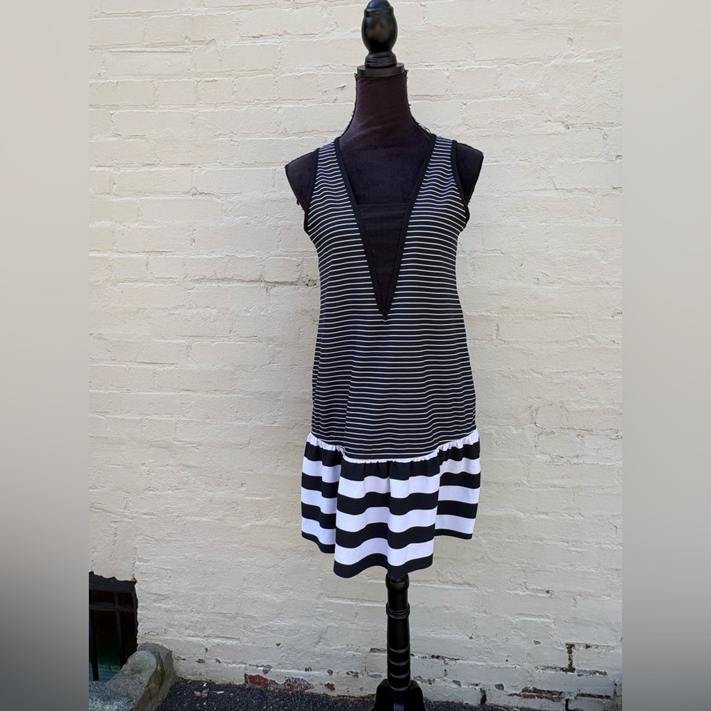Vintage lululemon Reversible Sleeveless Drop-Waist Dress Sz M